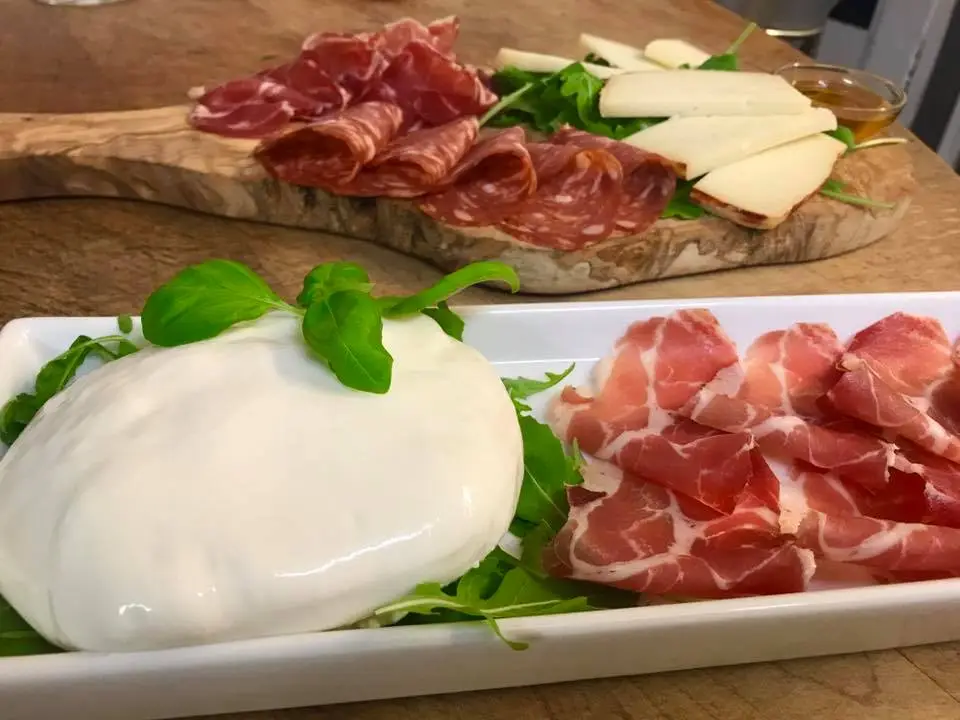 Casa Nostra kitchen: Traditional Italian food in Amsterdam | Fresh food to take away | Our burrata and capocollo